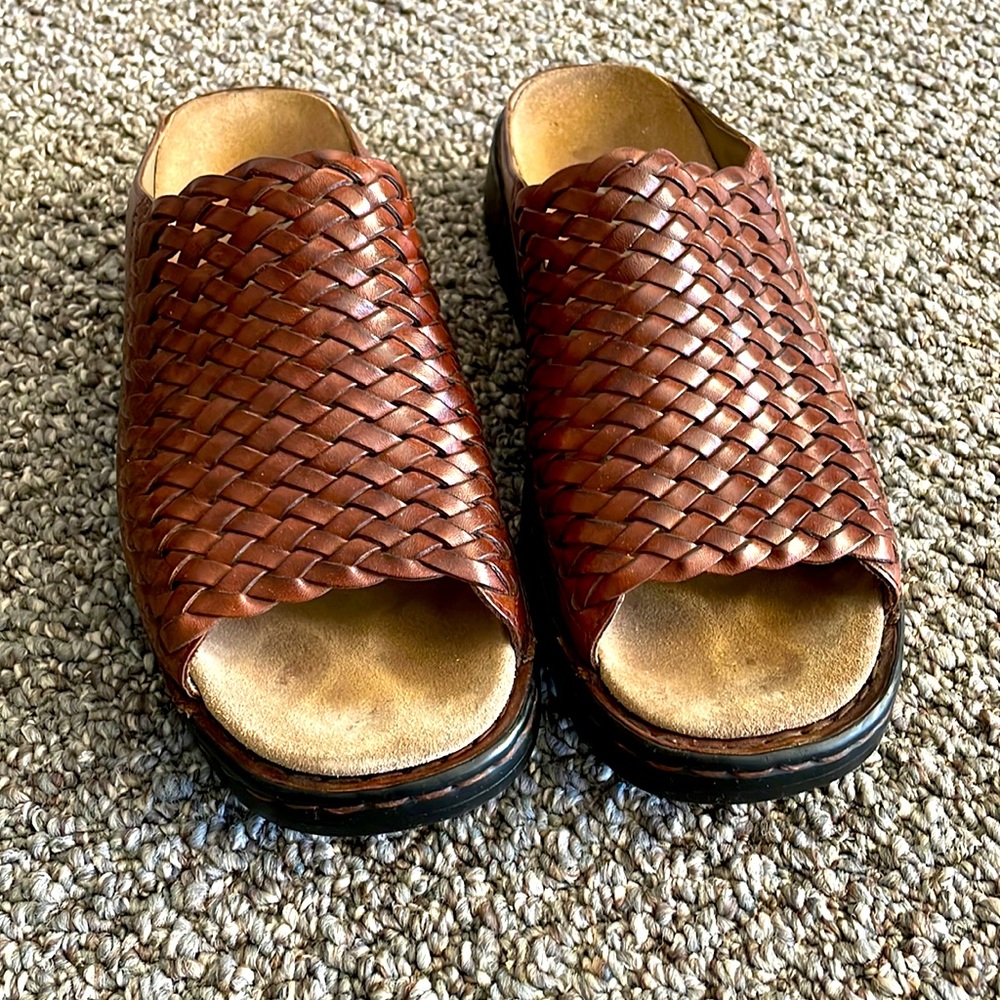 Clarks Riviera slip ons